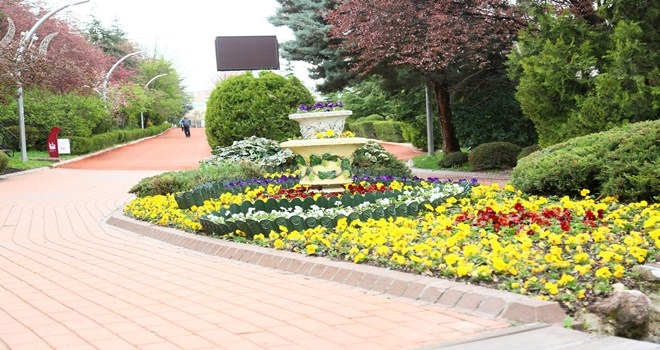 ATATÜRK BOTANİK PARKI BAHARA HAZIR