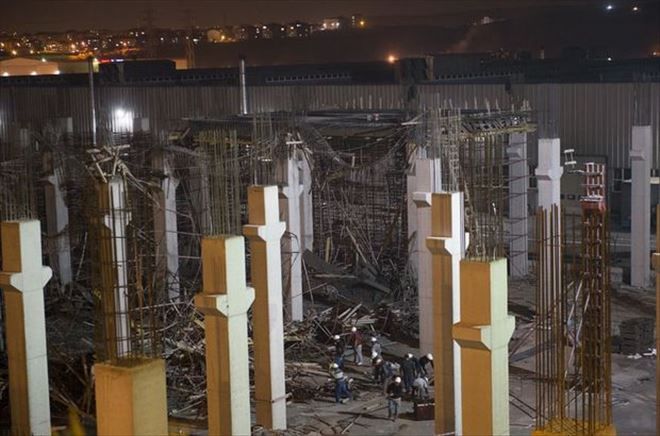 SİNCAN´DA İNŞAAT İSKELESİ ÇÖKTÜ: 7 YARALI