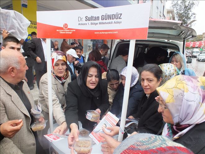 SULTAN GÜNDÜZ AŞURE DAĞITTI