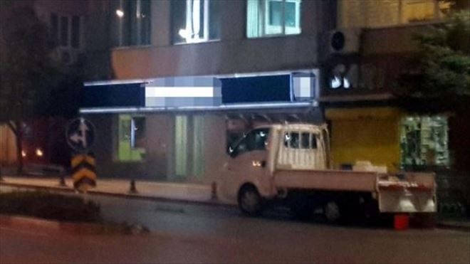 KOCAELİ´DE BANKA SOYGUNU: ÇALIŞANLAR REHİN ALINDI