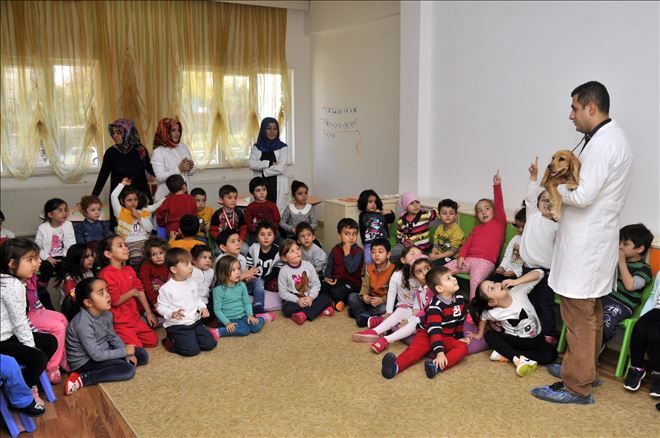 Miniklere hayvan sevgisini aşıladılar