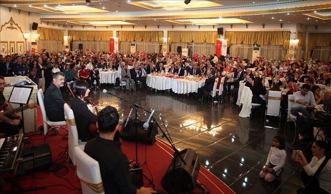  ETİMESGUT´TA GÖRKEMLİ ÖĞRETMENLER GÜNÜ ETKİNLİĞİ