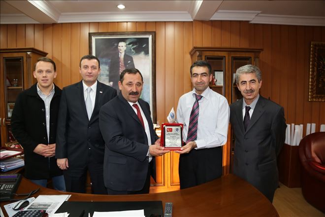 DEMİREL BOSNALI MİSAFİRLERİNİ AĞIRLADI