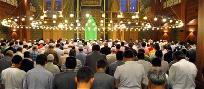 Mevlid Kandili´nde camiler doldu taştı