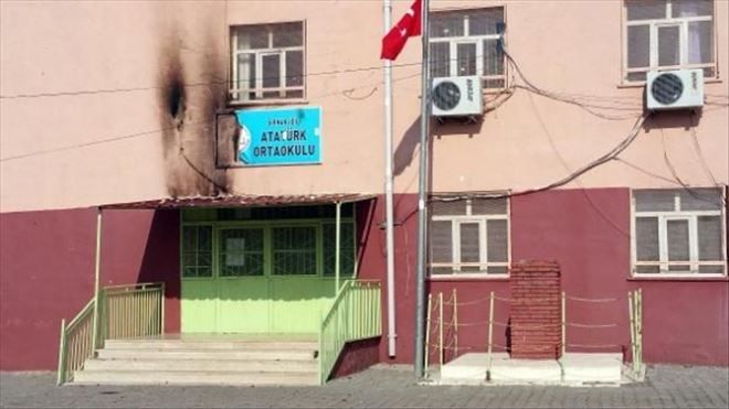 TERÖRİSTLER ÇILDIRDI