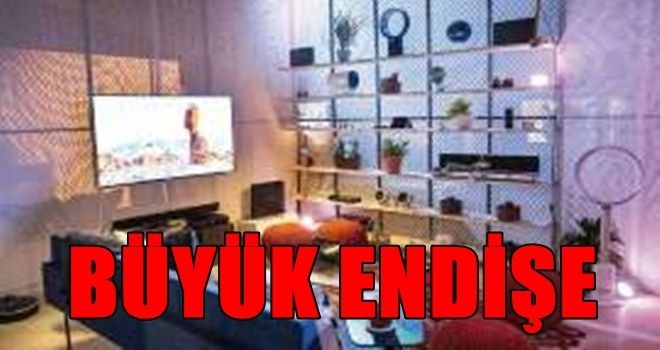 Evdeki buzdolabından kameradan sızdılar