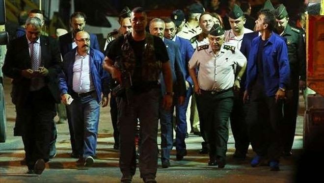1. Ordu Komutanı patlamanın olduğu yerde incelemelerde bulundu