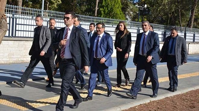 Göreve başladı, ilk işi bakın ne oldu