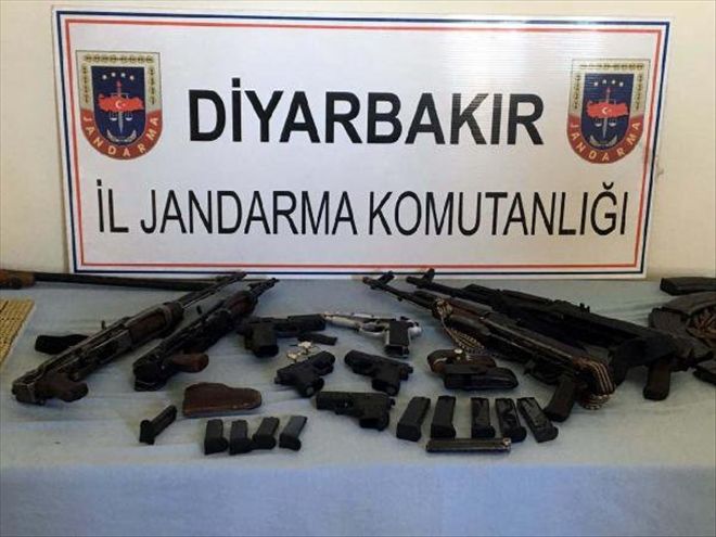 Dicle´de 4 Kalaşnikof Ve 5 Tabanca Ele Geçirildi