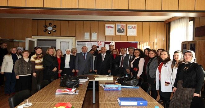 Yaşar, Öğretmenler Günü´nü kutladı