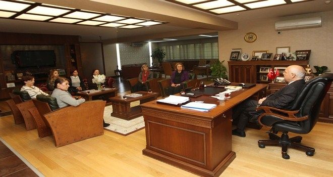 Yaşar´dan kadınlara tam destek