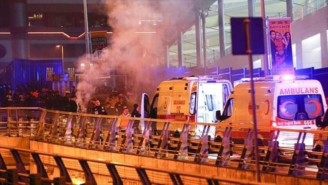 Polislerin yaralarını saran hemşireden ağlatan paylaşım...