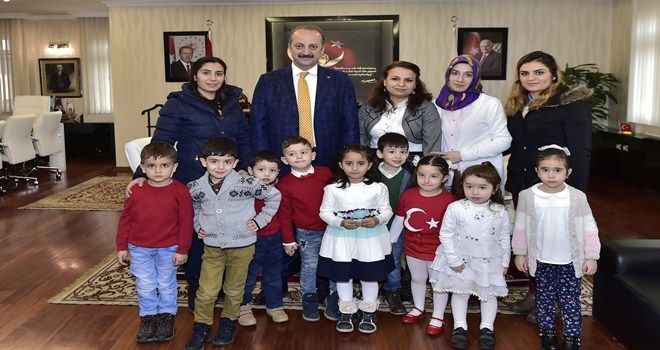Akgül makamında minikleri ağırladı