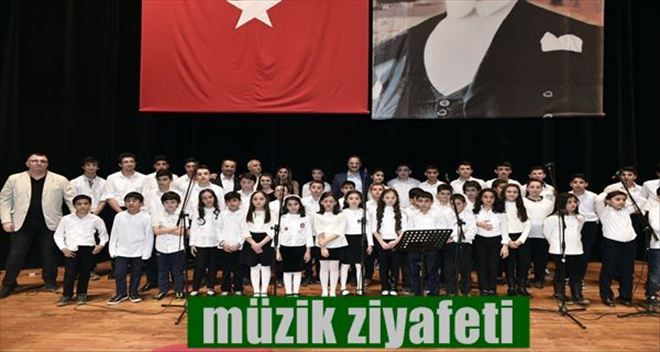 İlköğretim ve lise öğrencilerinden muhteşem konser 