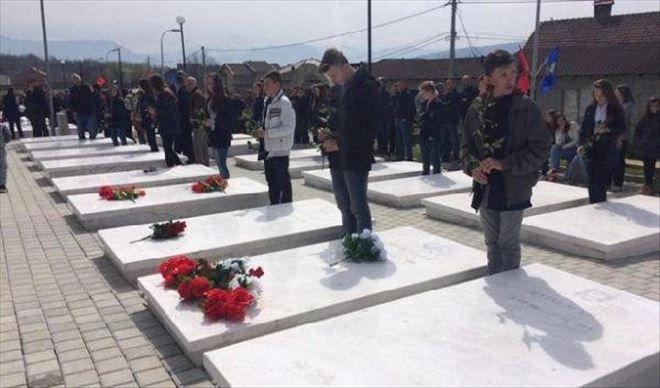 Kosova´nın Büyük Kruşa Köyü Katliamının 17 Yıl Dönümünde Kurbanlar Anıldı