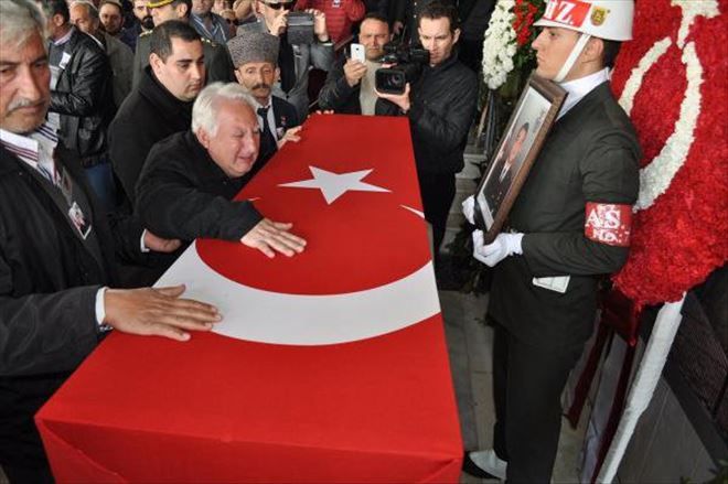 Eşini Trafik, Üsteğmen Oğlunu Işid Terörüne Kurban Verdi