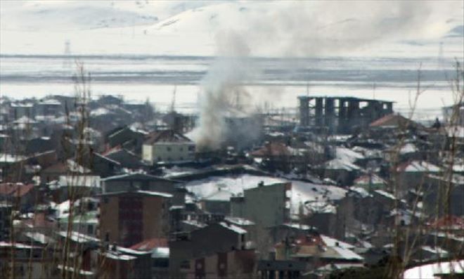 Yüksekova´da Tanklar Mahalleye Girdi