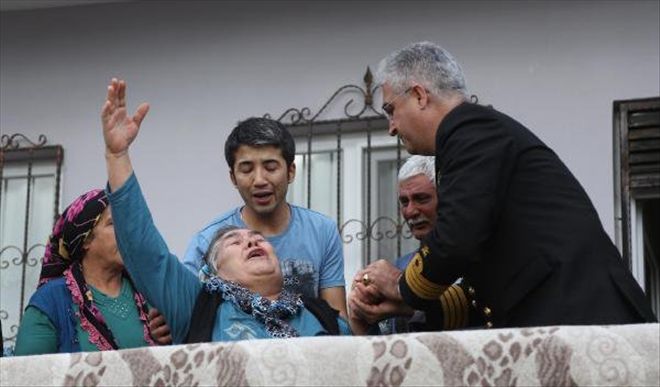 Şehidin Annesi, Askerleri Görünce ´Yavrum´ Diye Bağırdı