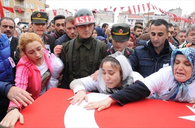 Şehit Uzman Çavuş Cantürk´ü,giresun´da 10 Bin Kişi Uğurladı