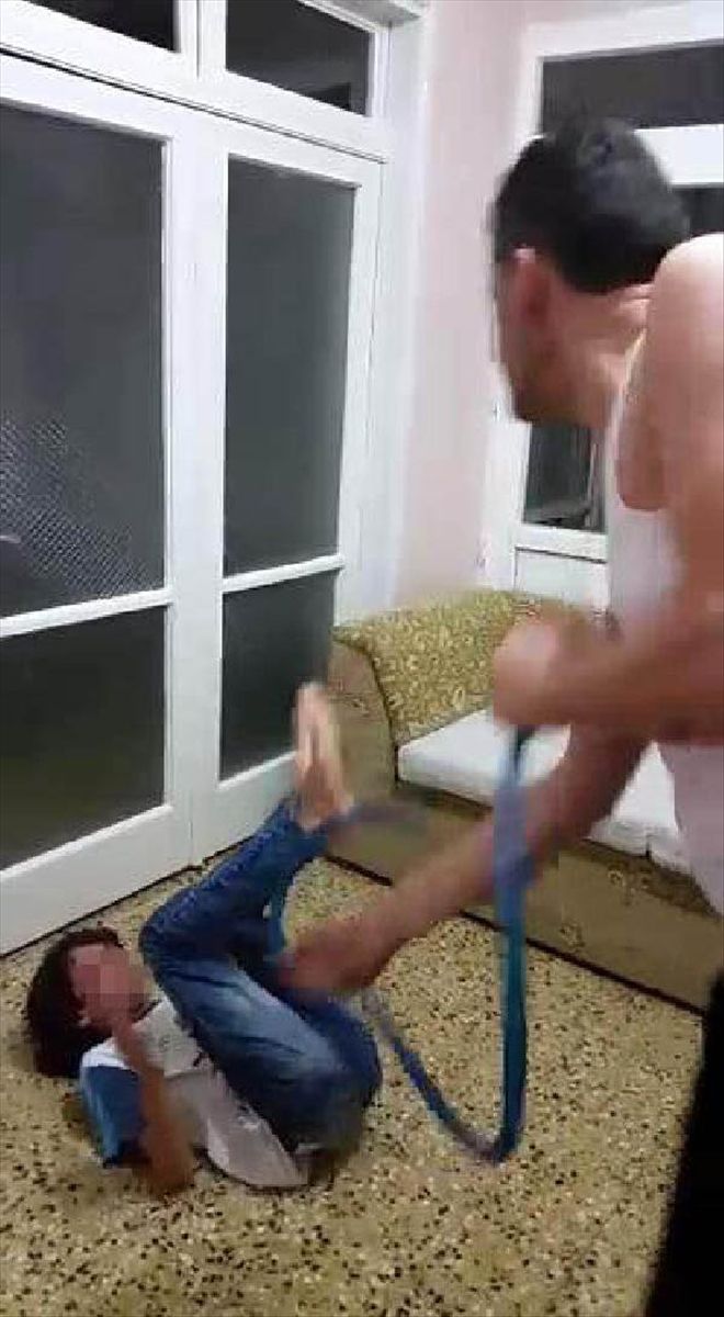 SURİYELİ BABADAN, OĞLUNA HORTUMLU İŞKENCE
