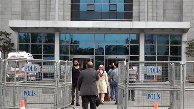 GÖZALTINA ALINAN BANK ASYA ÇALIŞANLARI ADLİYEYE GETİRİLDİ