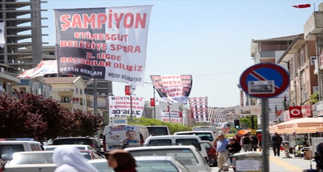 ETİMESGUT ŞAMPİYONLUĞU KUTLUYOR