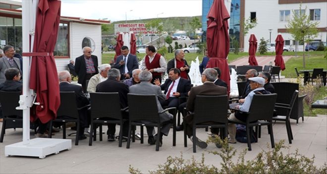 DEMİREL EMEKLİLERİN TALEPLERİNİ DİNLEDİ