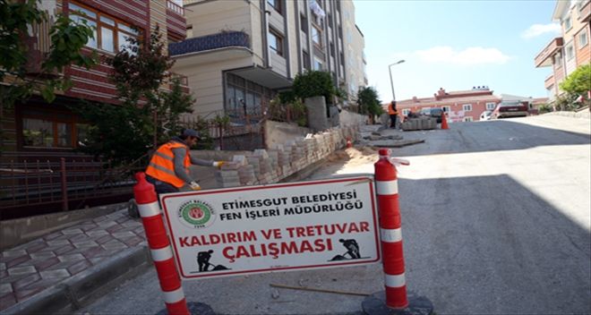 TOPÇU´NUN KALDIRIMLARI YENİLENİYOR