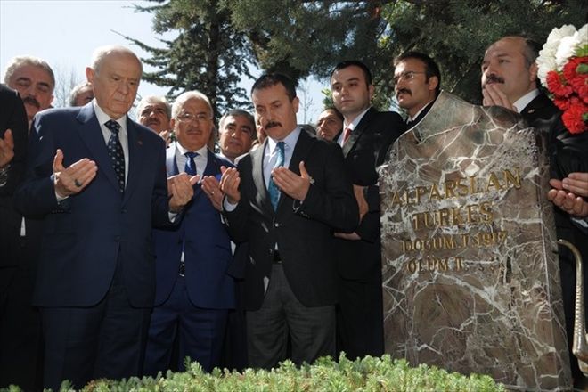 TÜRK DÜNYASI BAŞBUĞU´NU ANIYOR