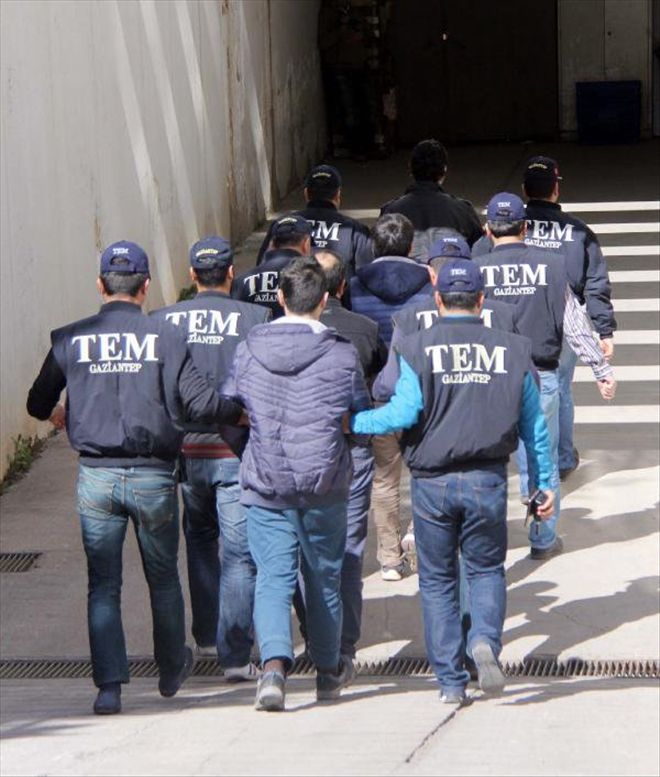 Işid´in Aranan 2 Canlı Bombacısı Yakalandı