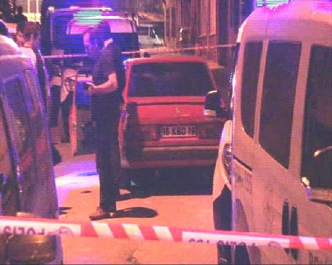 SULTANBEYLİ´DE BİR KİŞİ OTOMOBİLİN İÇERİSİNDE BAŞINDAN VURULMUŞ HALDE BULUNDU