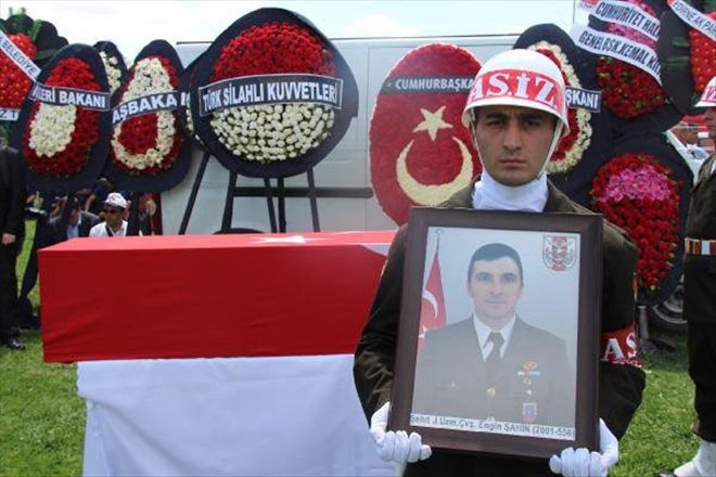 ŞEHİT UZMAN ÇAVUŞ, EDİRNE´DE TOPRAĞA VERİLDİ