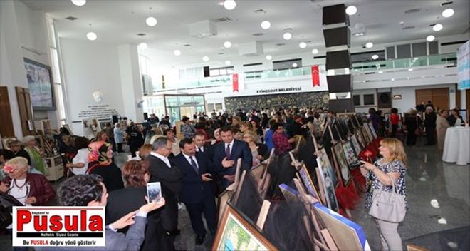 DEMİREL SERGİ AÇTI