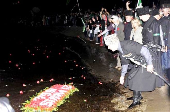 20 BİN ÇERKEZ SÜRGÜNDE ÖLEN ATALARINI ANDI