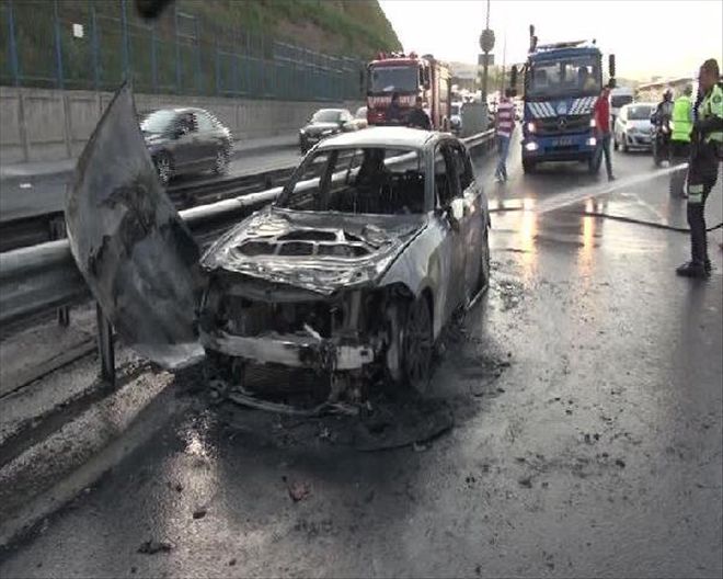 LÜKS OTOMOBİL D-100´ÜN ORTASINDA ALEV ALEV YANDI