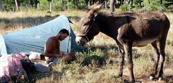 EŞEK SIRTINDA DÜNYA TURU