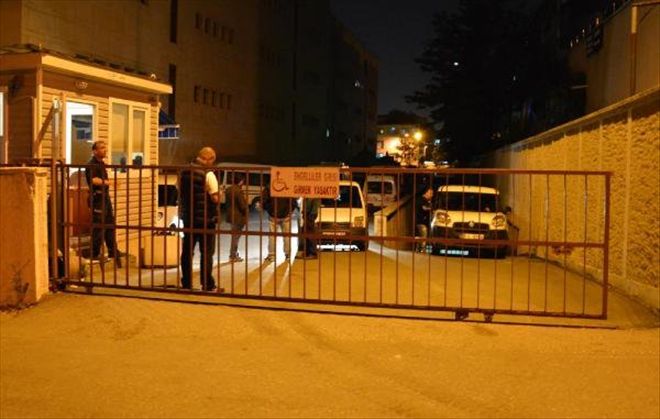 BURSA´DAKİ CANLI BOMBA SORUŞTURMASI KAPSAMINDA GÖZALTINA ALINAN 17 ŞÜPHELİ ADLİYEYE SEVK EDİLDİ 