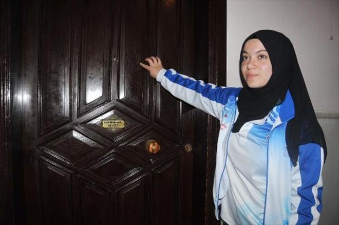 DÜNYA WUSHU ŞAMPİYONU ELİF, BIÇAKLI SALDIRIDAN YETENEGİYLE KURTULDU