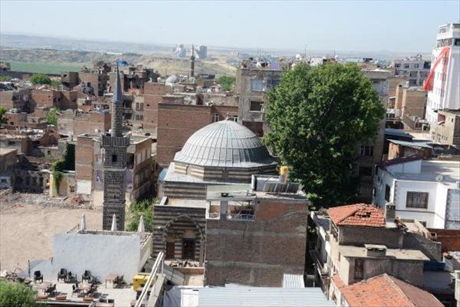 14 SOKAKTAKİ YASAK KALKINCA SUR´DAKİ TAHRİBAT GÜN YÜZÜNE ÇIKTI