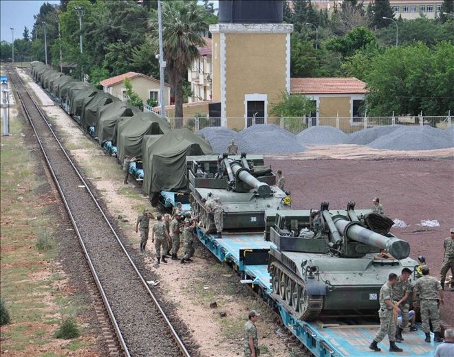 SURİYE SINIRINA YENİ FIRTINA OBÜSLERİ SEVK EDİLDİ