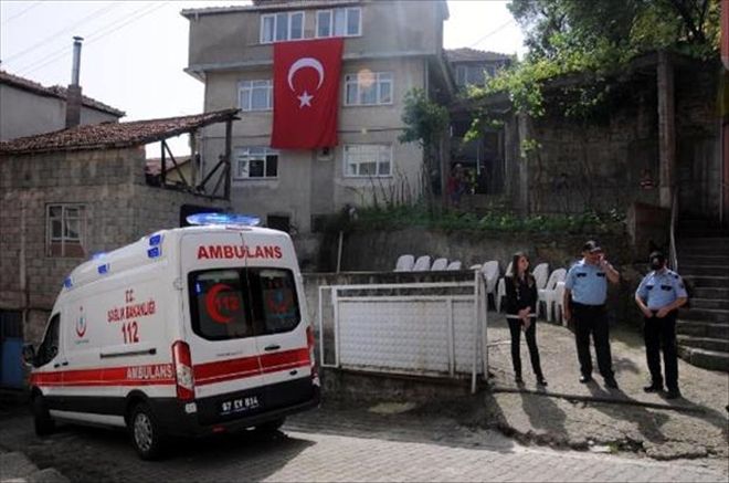 ŞEHİT OLAN UZMAN ÇAVUŞUN ZONGULDAK´TAKİ AİLESİNE ACI HABER ULAŞTI 