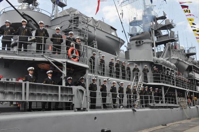 GENÇ BAHRİYELİLER AÇIK DENİZLERE UĞURLANDI