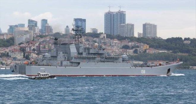 RUS SAVAŞ GEMİSİ İSTANBUL BOĞAZI´NDAN GEÇTİ