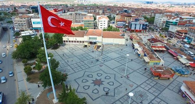 SİNCAN LALE MEYDANI´NA DEV TÜRK BAYRAĞI 
