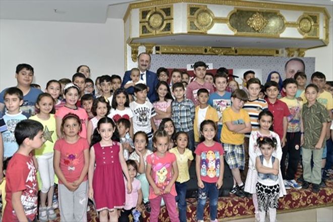 Mamaklı öksüz ve yetimler bayram sevincini erken yaşadı