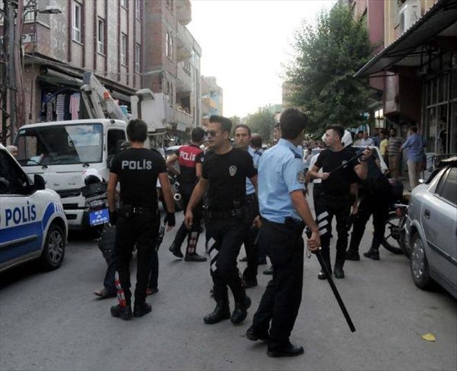 ŞANLIURFA´DA ELEKTRİK KESİNTİSİ GERGİNLİĞİ: 10 GÖZALTI