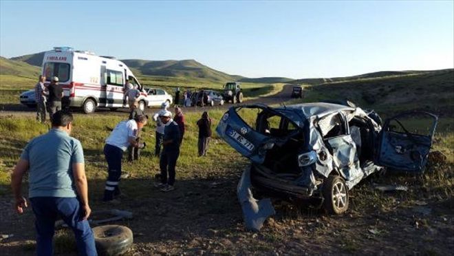 NİĞDE´DE OTOMOBİL TAKLA ATTI: 2 ÖLÜ