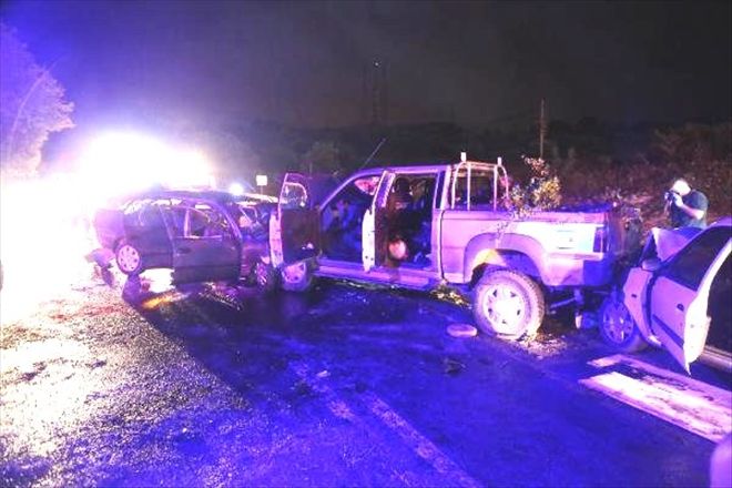 KANDIRA´DA ZİNCİRLEME KAZA: 2 ÖLÜ, 10 YARALI
