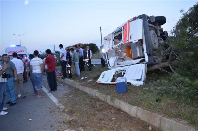 AMBULANS TAKLA ATTI: 1 ÖLÜ, 4 YARALI