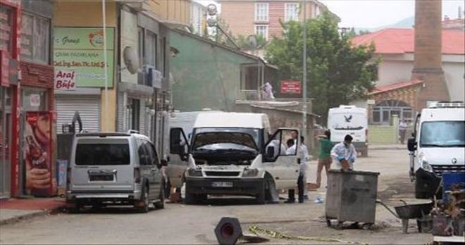 MUŞ´TA BOMBA YÜKLÜ ARAÇ FACİAYA RAMAK KALA YAKALANDI